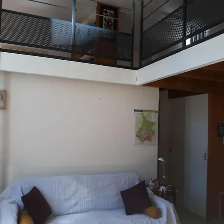 Apartment Situe Au Sein D'une A Pour 4 A 6 Personnes, 1 Chambre, 1 Mezzanine