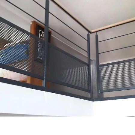 Situe Au Sein D'une A Pour 4 A 6 Personnes, 1 Chambre, 1 Mezzanine
